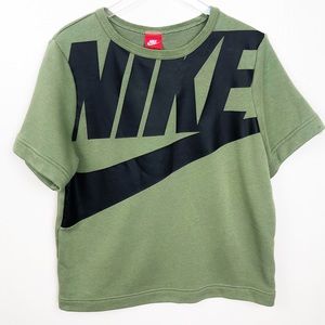 NIKE l Short Sleeve Sweatshirt